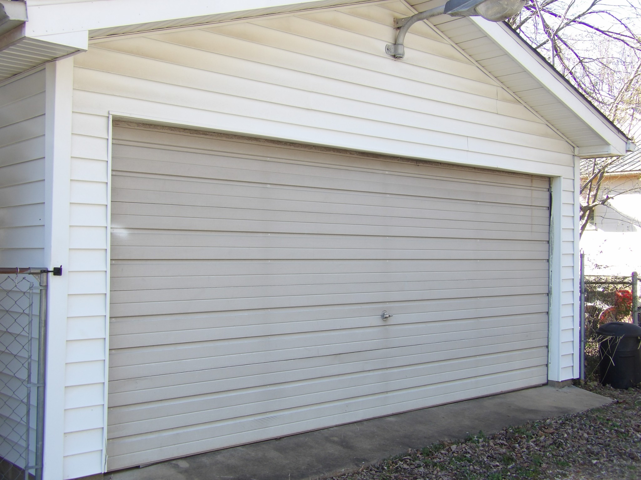 457 East Little Richland Road Waverly, TN 37185 - Photo 5 of 47 a close up of a shower