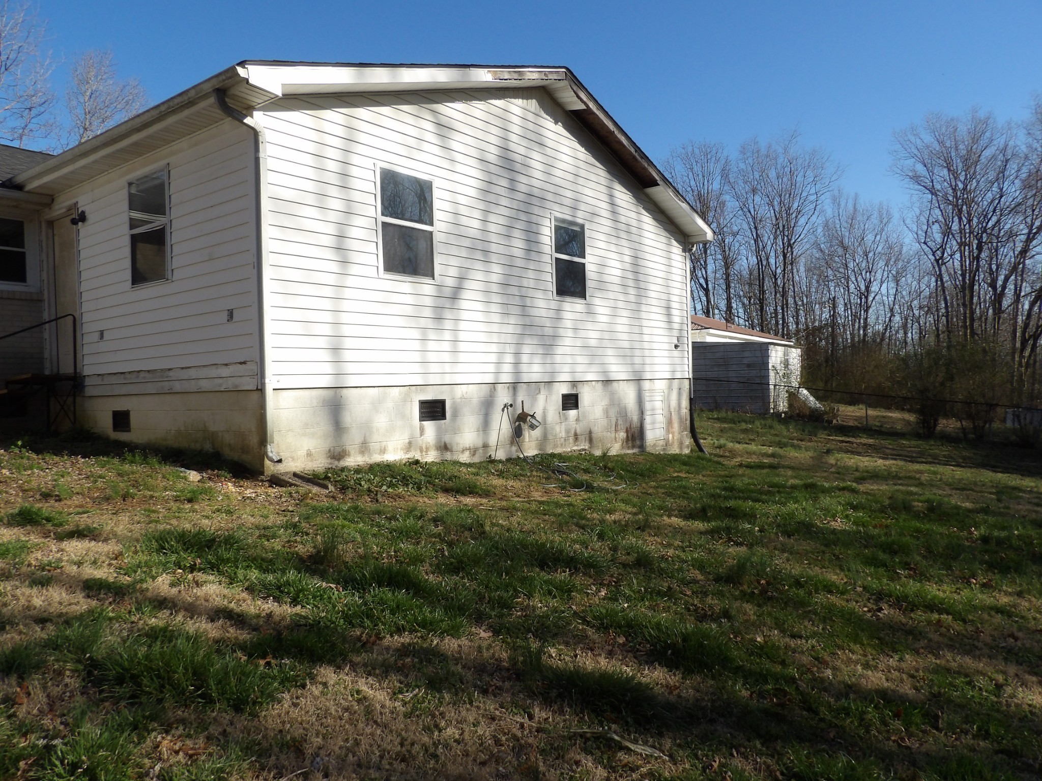 457 East Little Richland Road Waverly, TN 37185 - Photo 9 of 47 a view of a house with a yard