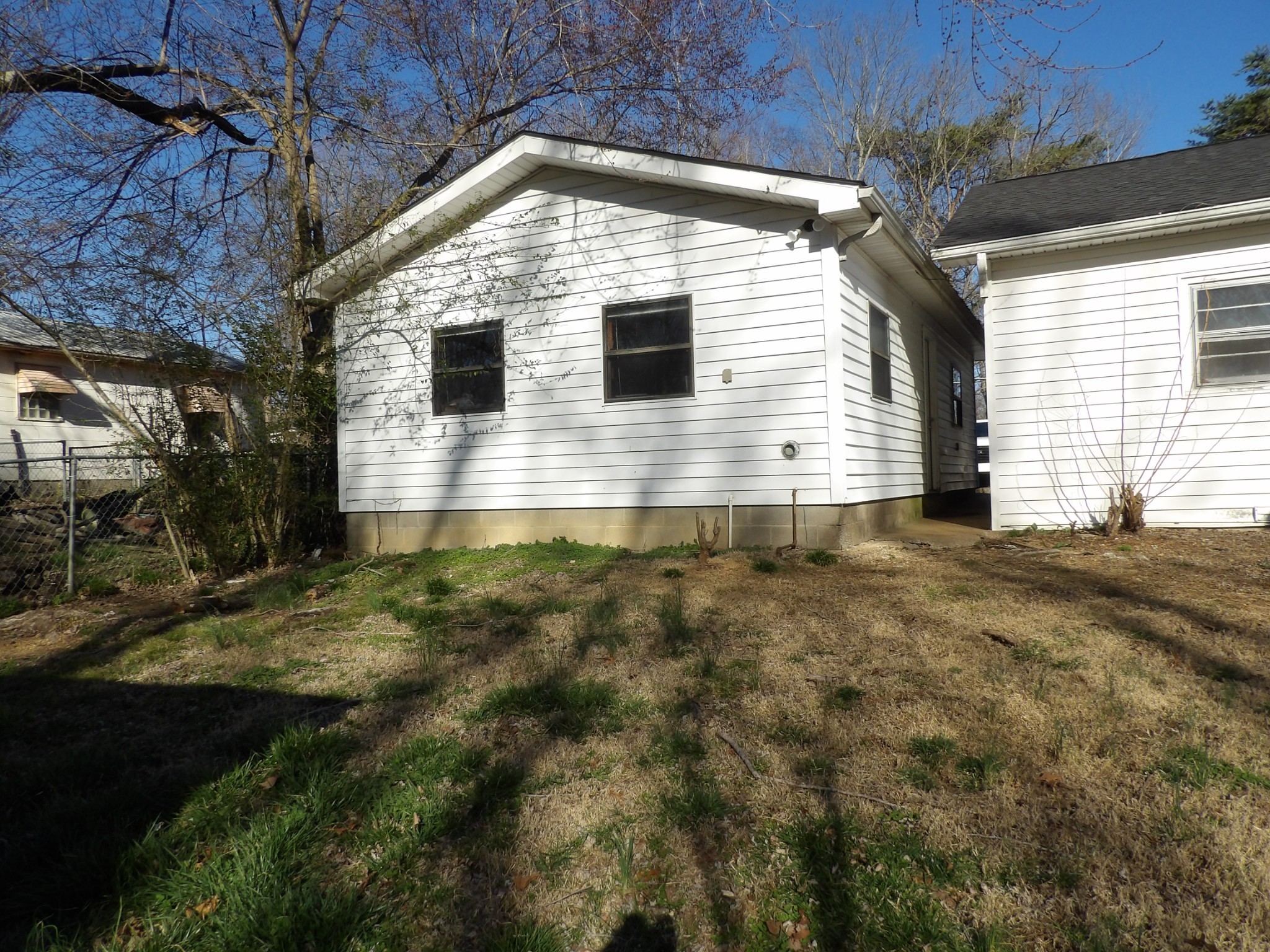 457 East Little Richland Road Waverly, TN 37185 - Photo 10 of 47 a view of house with backyard