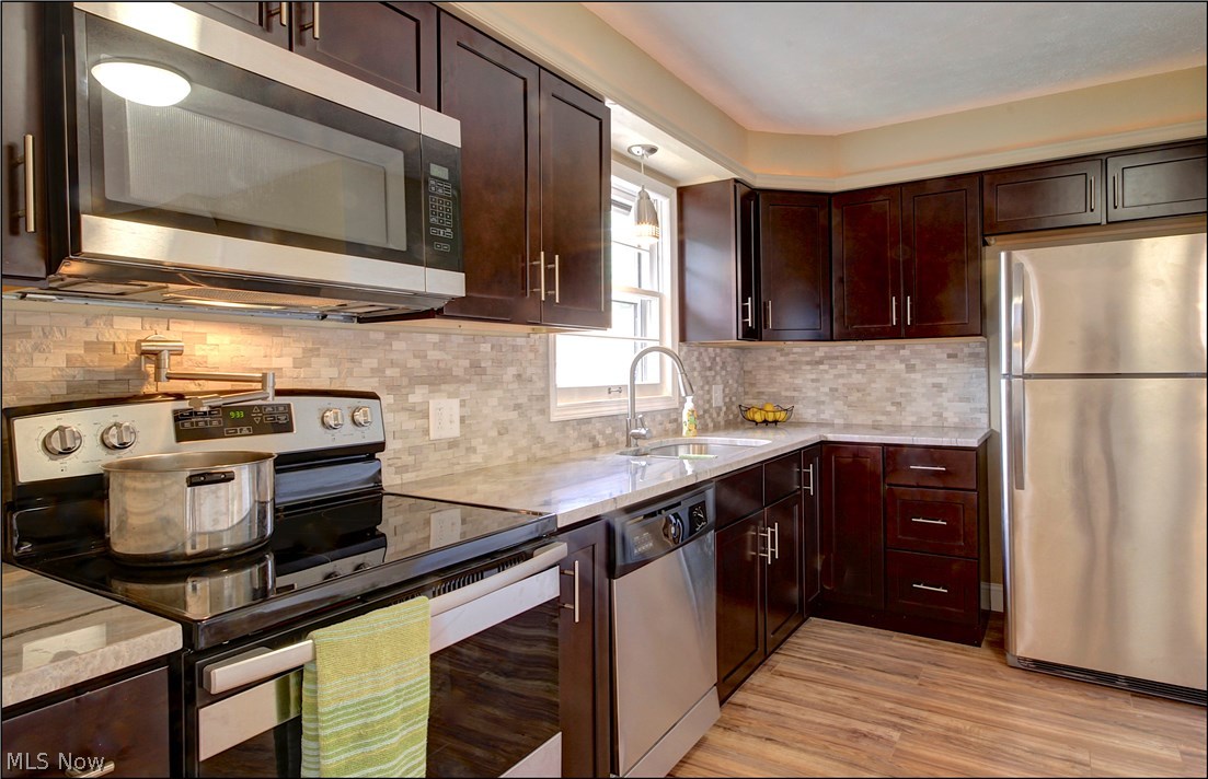 7901 Jameson Road Parma, OH 44129 - Photo 15 of 30