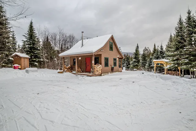 $410,000 | 3 Chellie Lane, Northumberland, NH 03584
