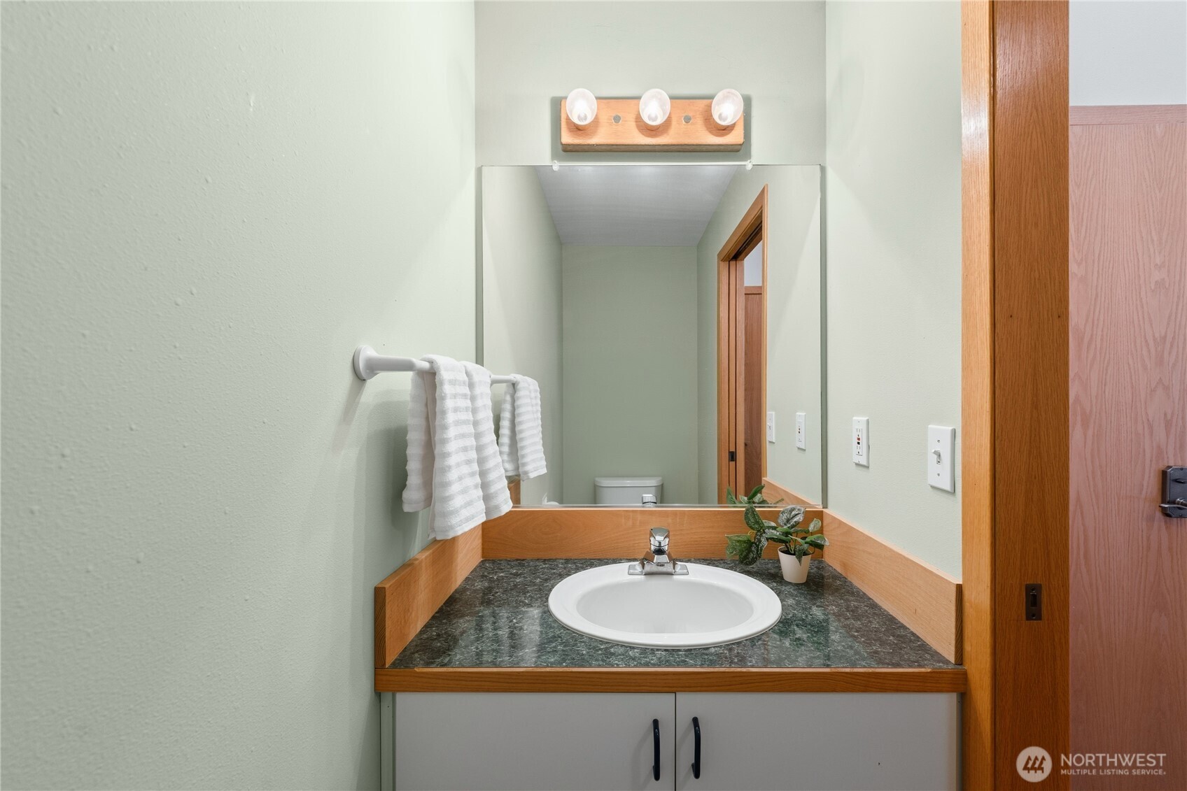 2337 West Beach Road Oak Harbor, WA 98277 - Photo 22 of 39