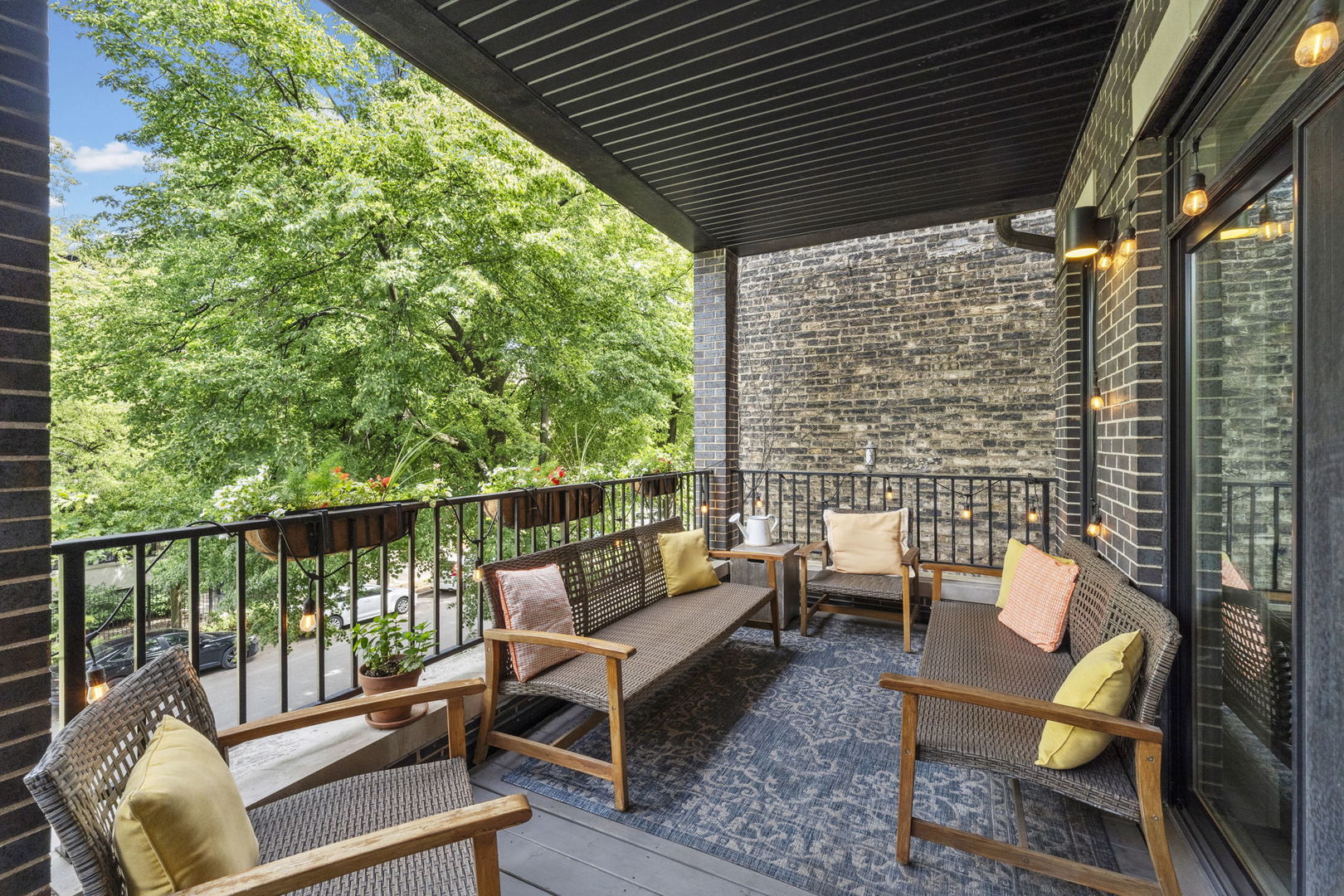 3322 North Kenmore Avenue, Unit 2 Chicago, IL 60657 - Photo 9 of 22