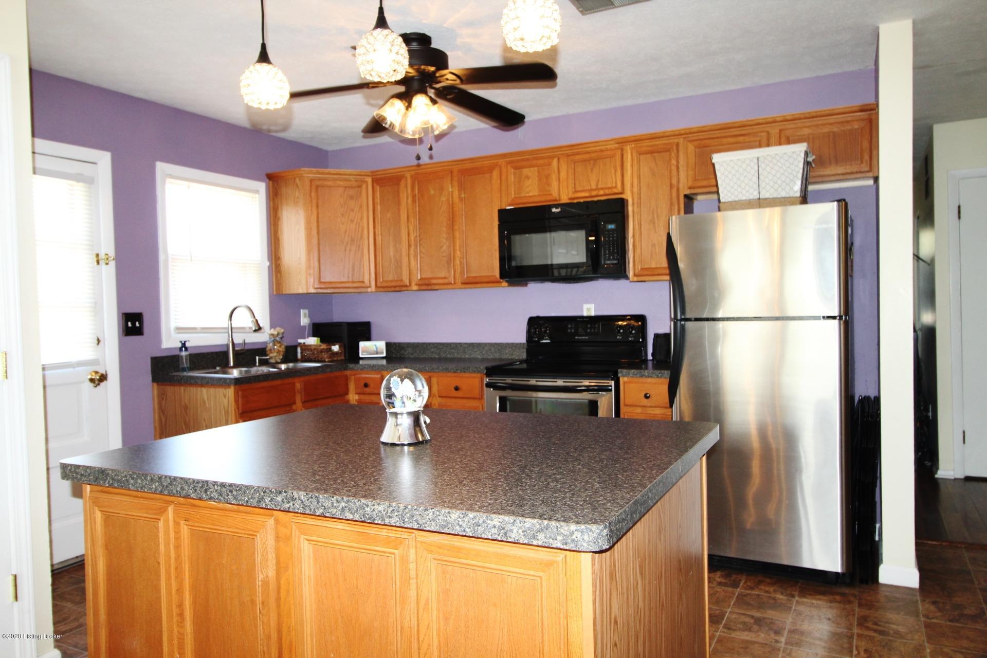 6706 Barbrook Road Louisville, KY 40258 - Photo 19 of 41 IMG_2036