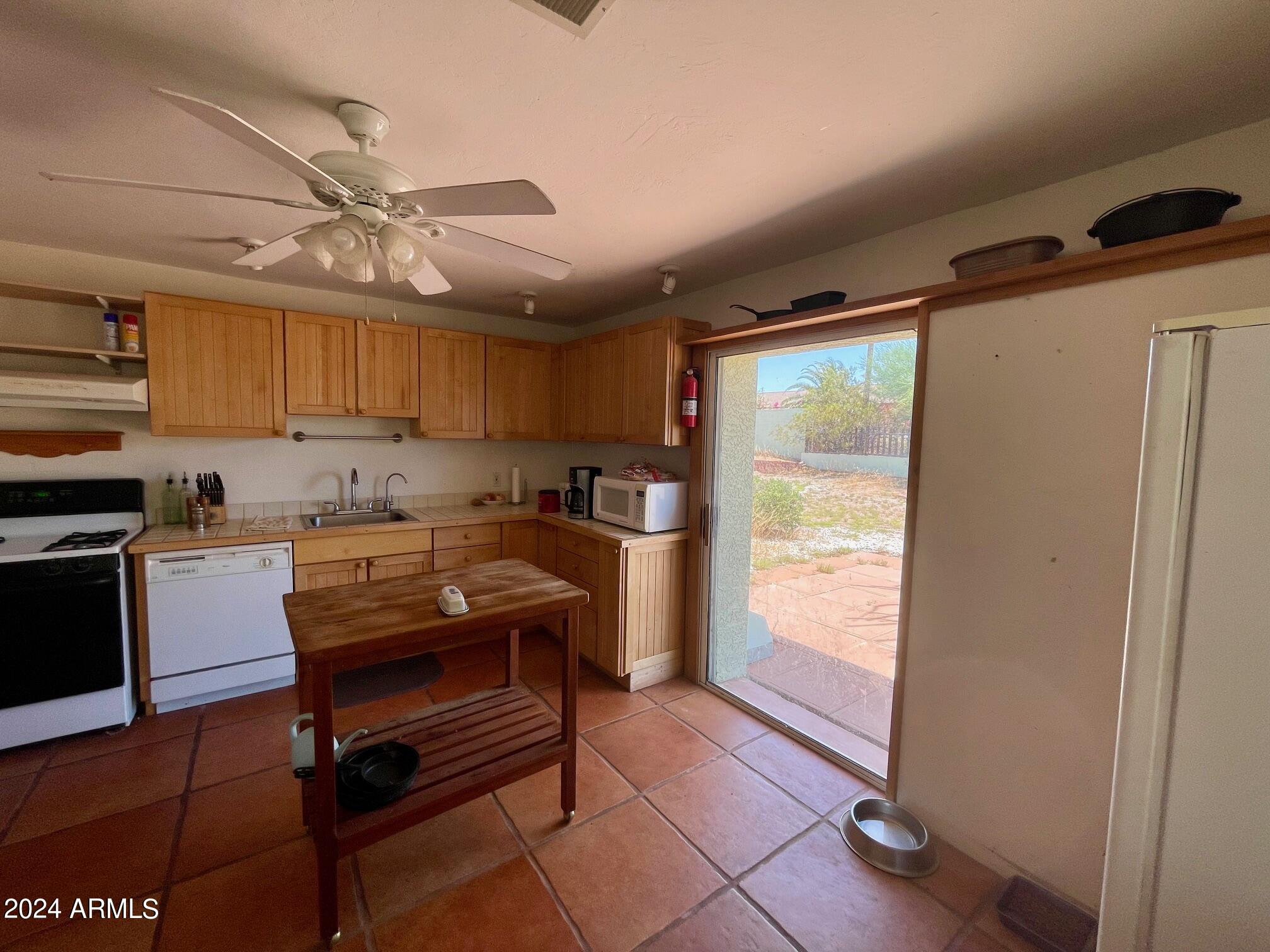 2040 North Elliott Road Ajo, AZ 85321 - Photo 16 of 19 IMG_3550