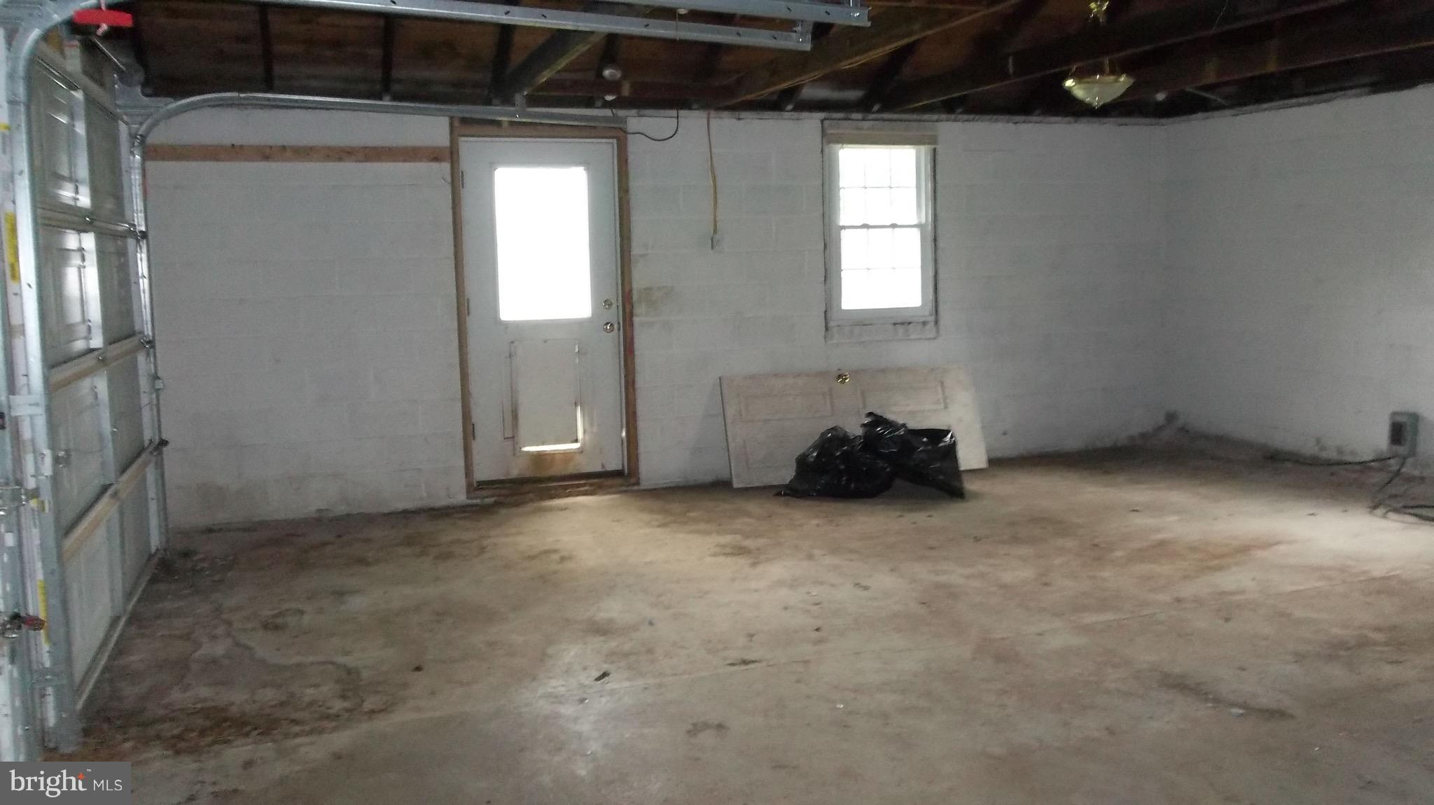 311 Old Bayview Road North East, MD 21901 - Photo 6 of 21 Garage