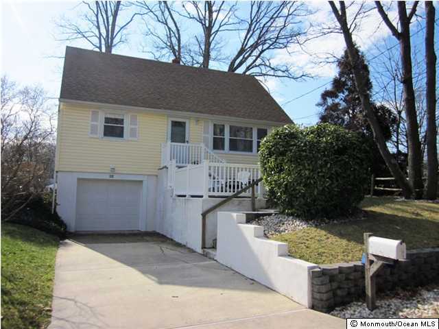 228 Robbins Road Neptune Township, NJ 07753 - Photo 1 of 3 Primary Photo