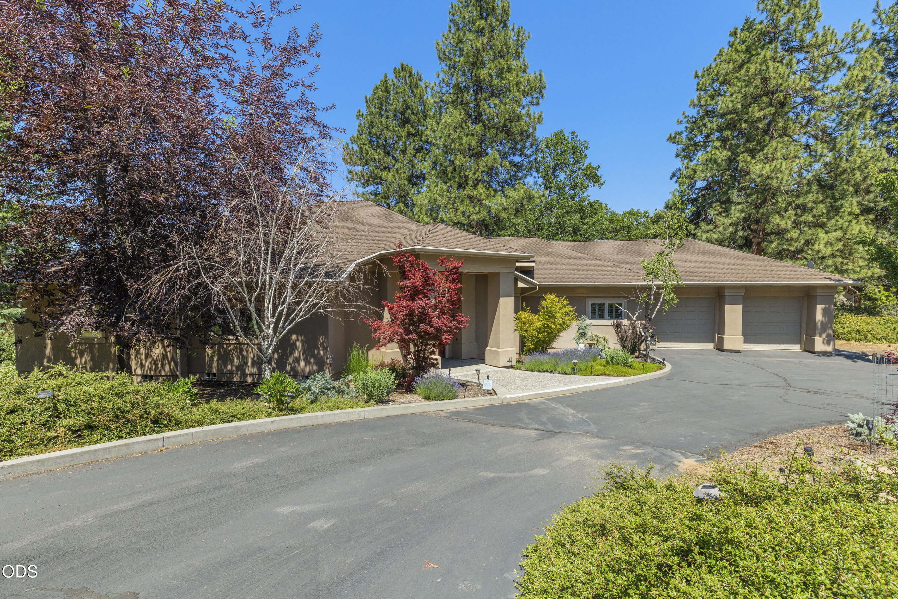 6749 Cooper's Hawk Road Klamath Falls, OR 97601 - Photo 10 of 60
