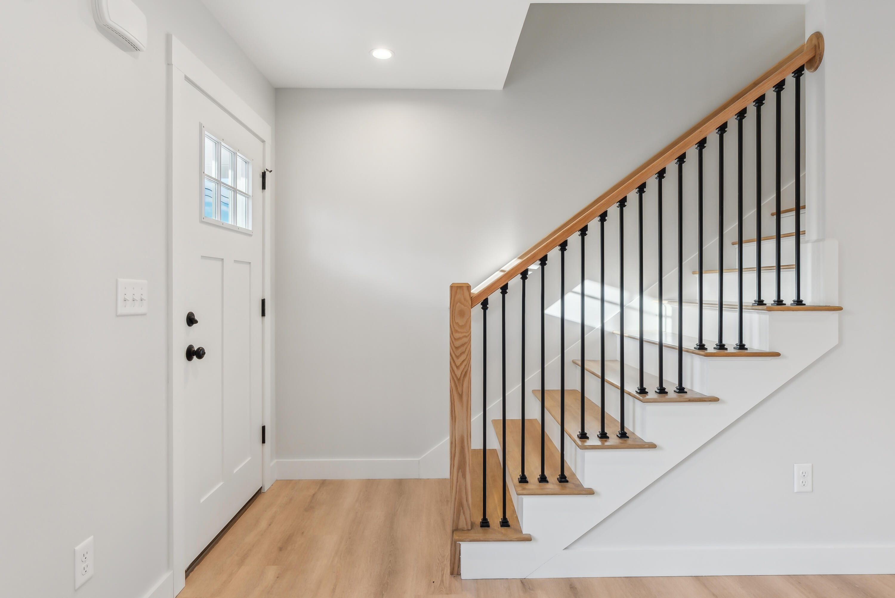 64 Old Orchard Road, Unit 2 Saco, ME 04072 - Photo 2 of 28 DSC08987