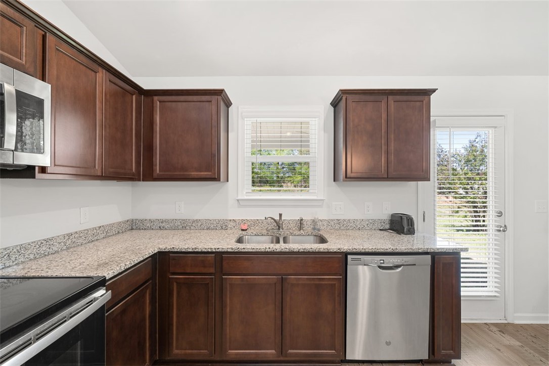 411 Reflection Drive Anderson, SC 29625 - Photo 8 of 26