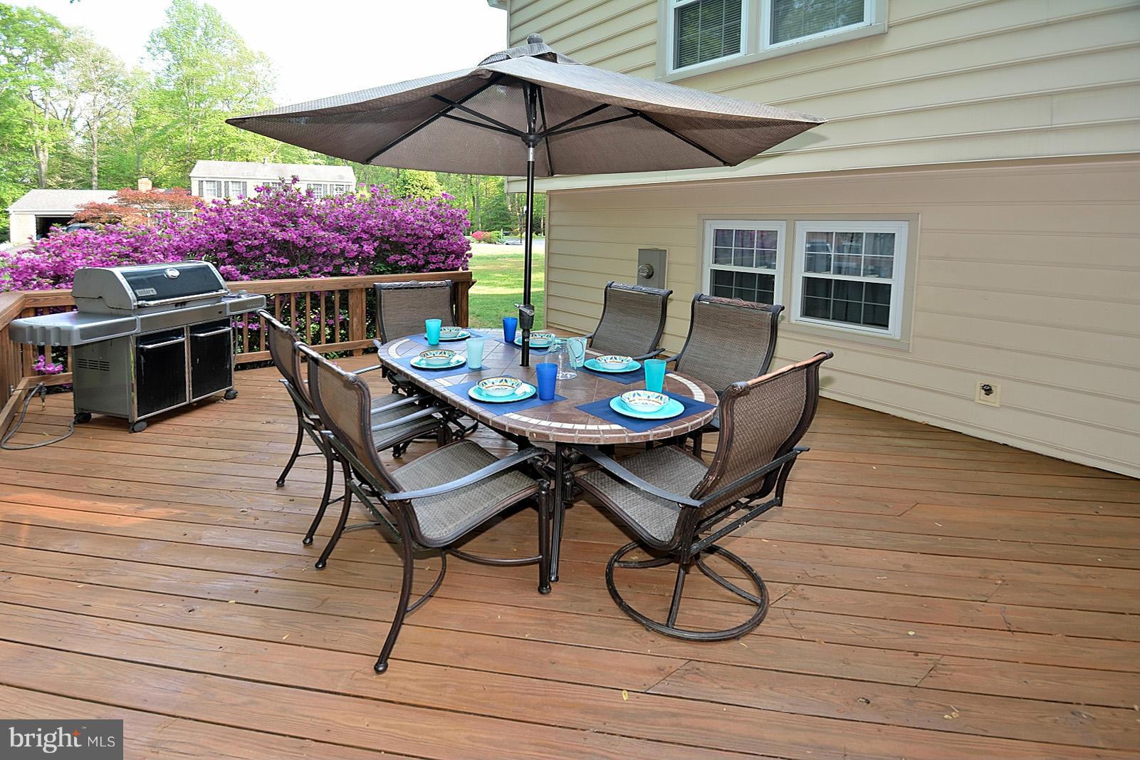 11626 Ayreshire Road Oakton, VA 22124 - Photo 22 of 26 Rear Deck with Gas Line to Grill.