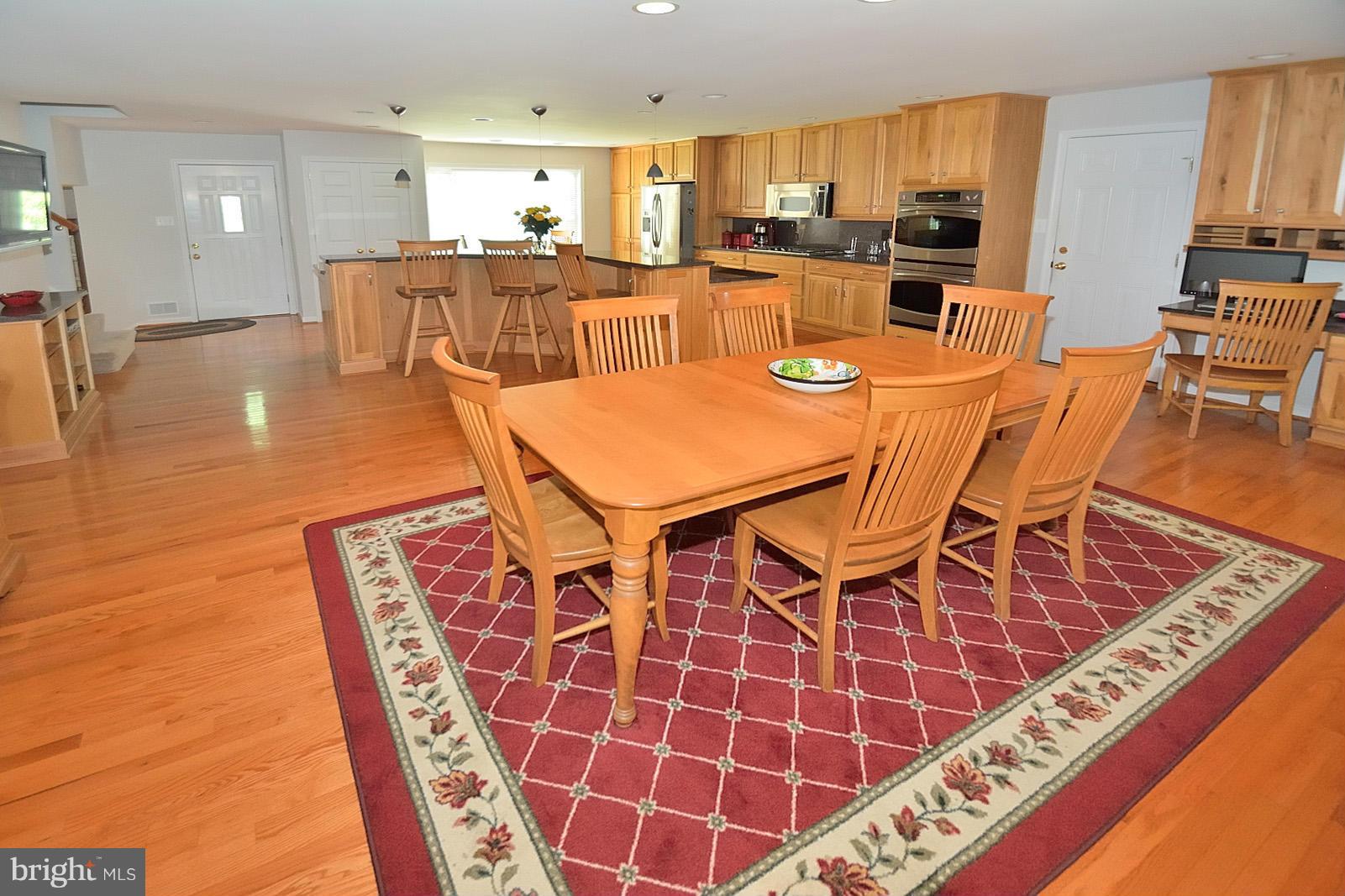 11626 Ayreshire Road Oakton, VA 22124 - Photo 10 of 26 Open to Kitchen and Great Room.