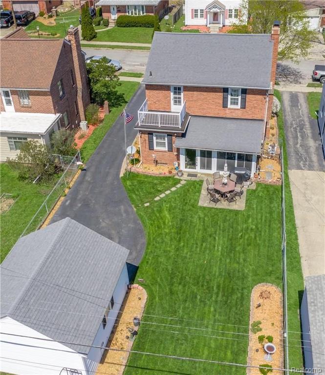 851 Menominee Road Pontiac, MI 48341 - Photo 3 of 19