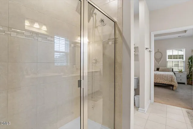 a en suite bathroom with a shower