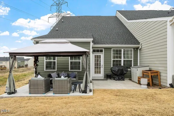 a house view with a outdoor space
