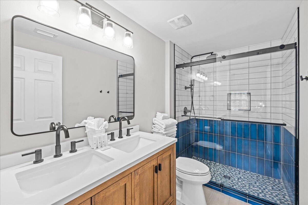 104 Village Boulevard, Unit 625 Santa Rosa Beach, FL 32459 - Photo 8 of 36 Primary Bathroom