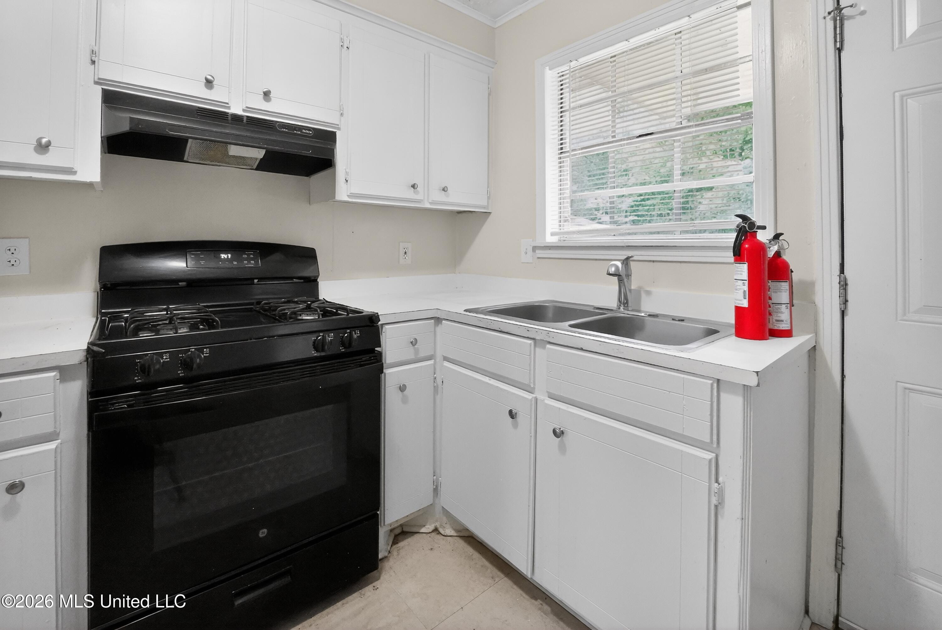 6578 Van Buren Road Jackson, MS 39213 - Photo 18 of 42 18_6578_Van_Buren_Rd-Kitchen-7254
