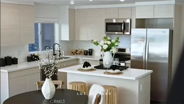 $867,000 | 1245 North New Hampshire Avenue, Unit 2, Los Angeles, CA 90029