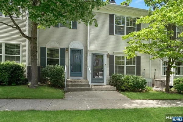 $529,000 | 2262 Nash Court, Mahwah, NJ 07430