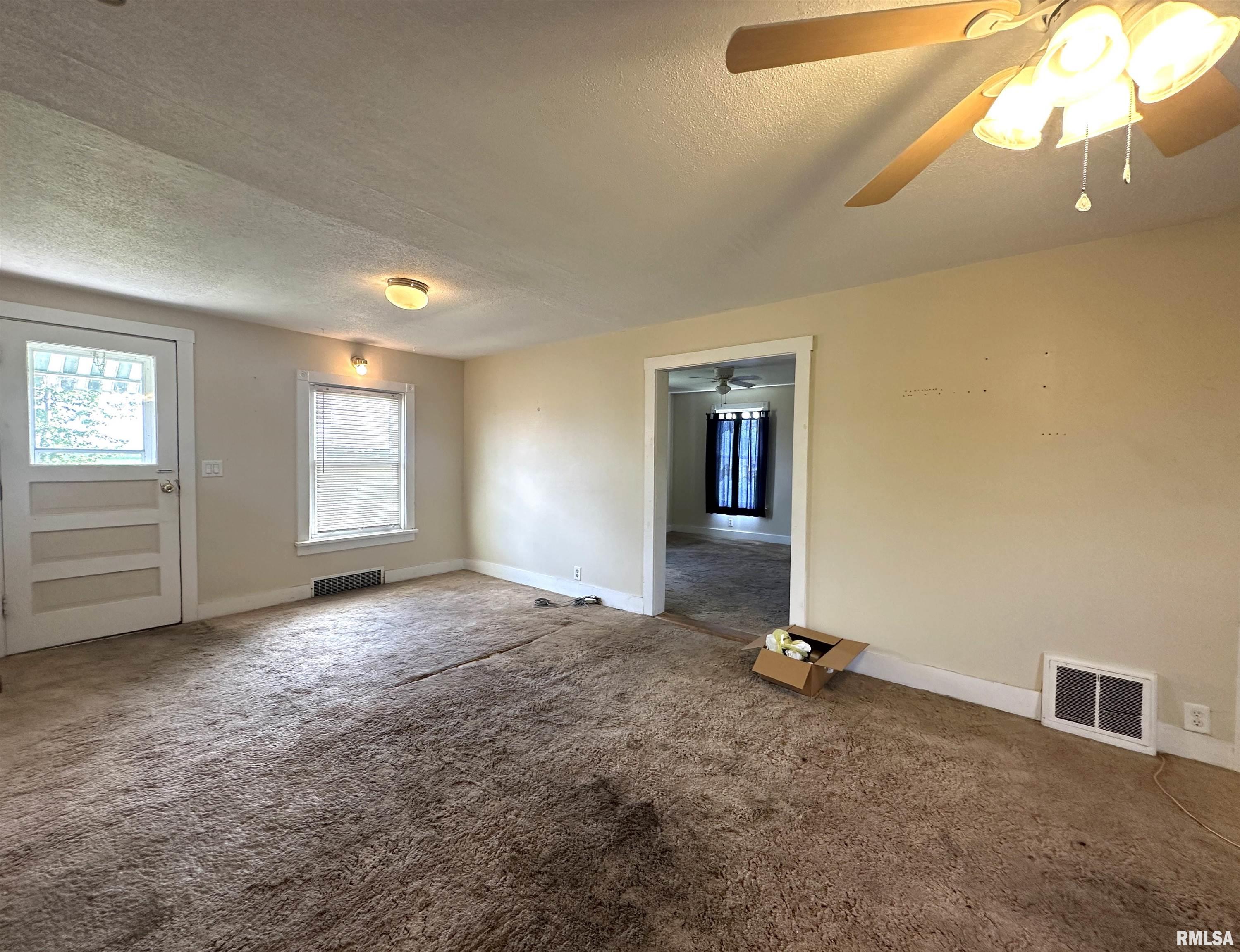 133 South Grove Street Oneida, IL 61467 - Photo 14 of 39 Gallery Image 14
