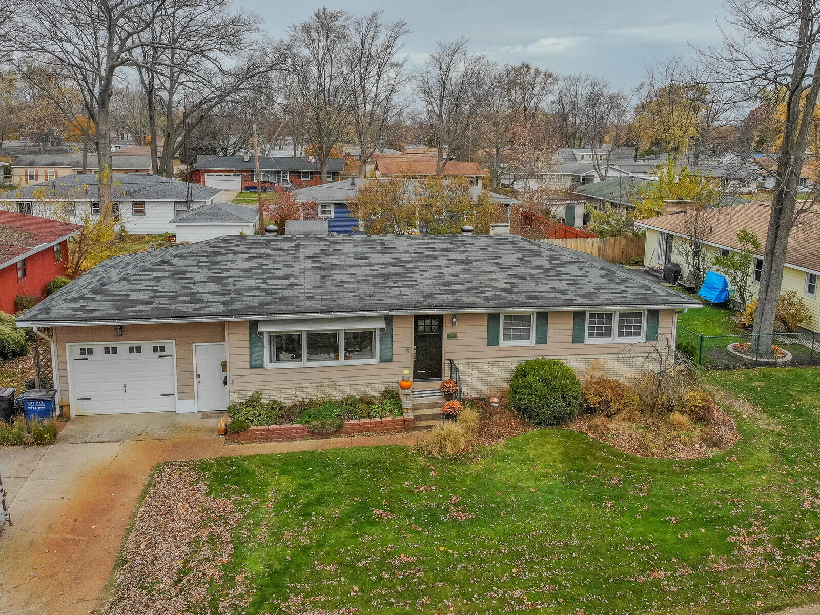 1484 Colonial Road Muskegon, MI 49441 - Photo 35 of 43 05_HOME2_mls