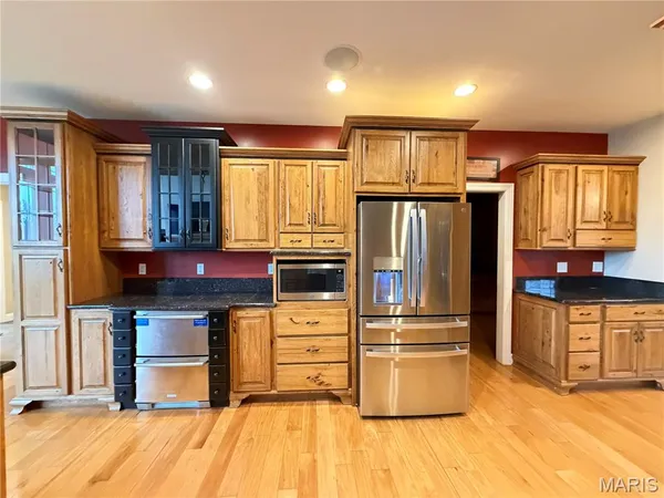 $500,000 | 1327 Irongate Trail, Greenville, IL 62246