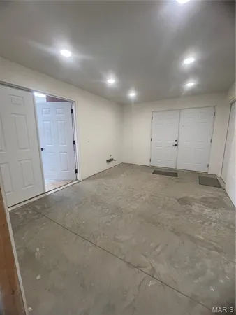 $500,000 | 1327 Irongate Trail, Greenville, IL 62246