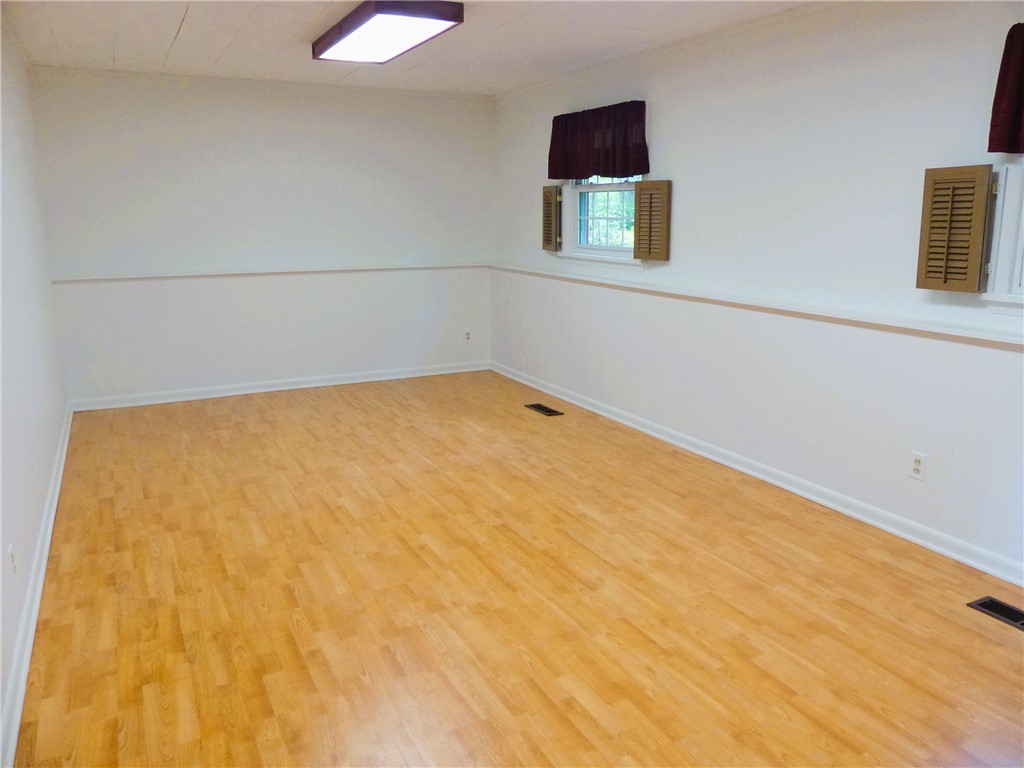 684 Marsh Road Pittsford, NY 14534 - Photo 20 of 32