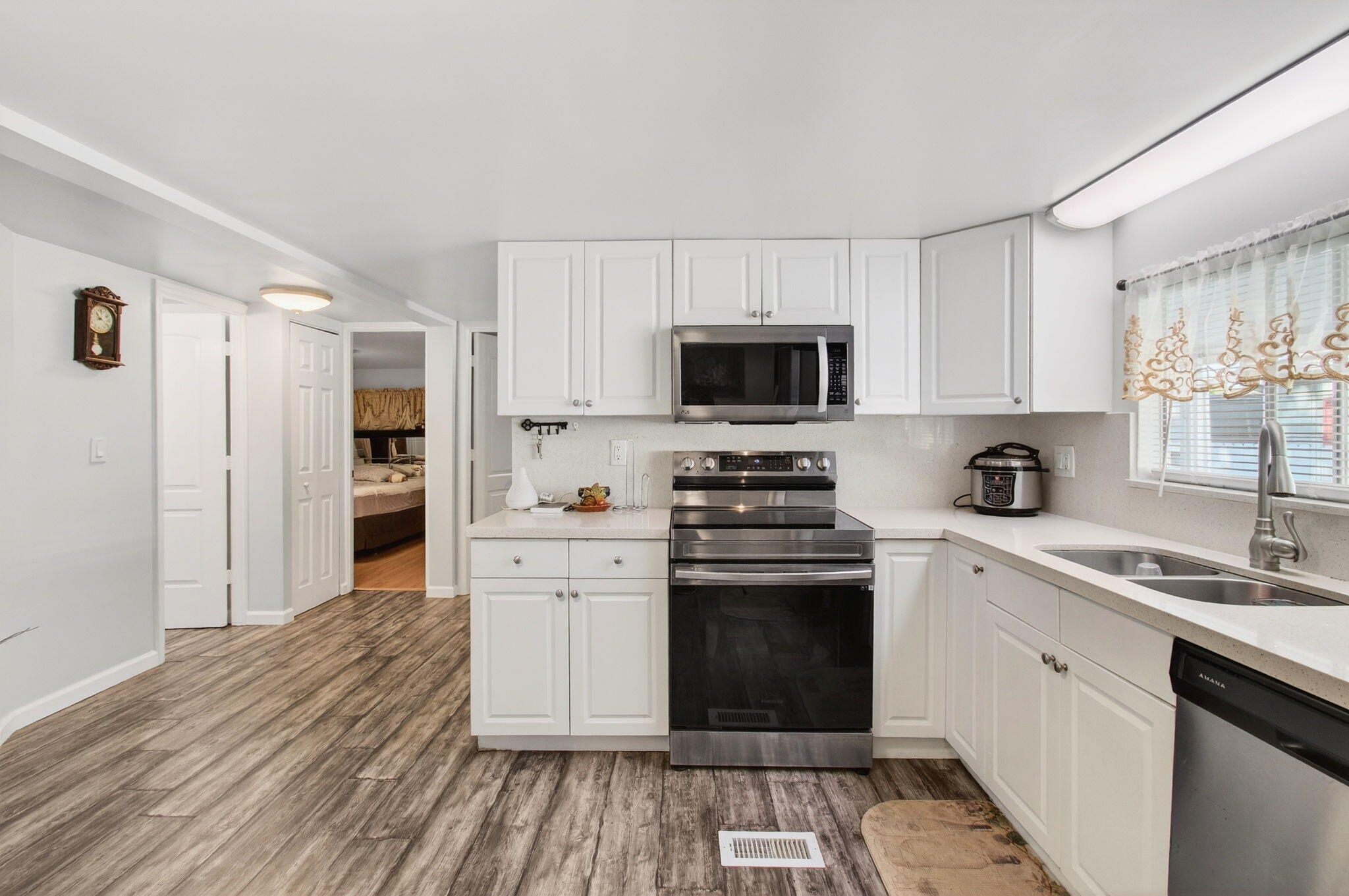 22849 Tradewind Road Boca Raton, FL 33428 - Photo 17 of 60 Kitchen