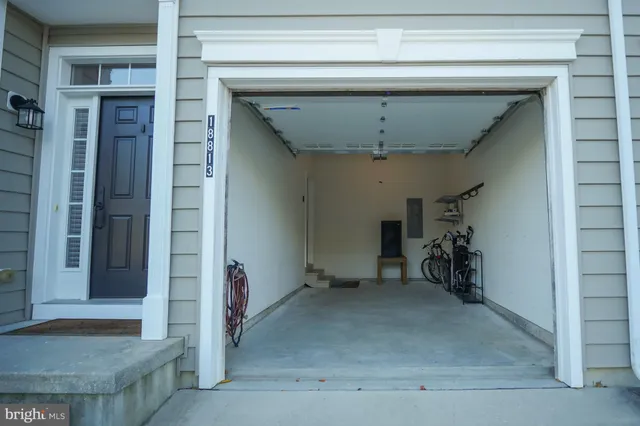 a view of a garage