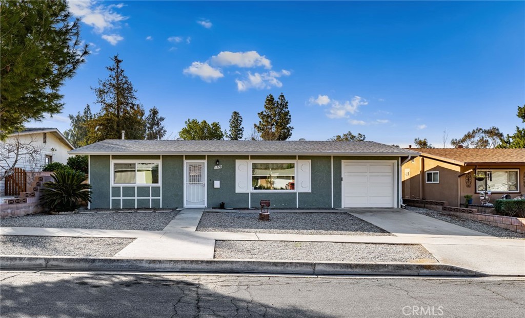 11979 Peach Tree Road Yucaipa, CA 92399 - Photo 2 of 35