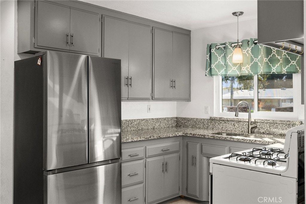 11979 Peach Tree Road Yucaipa, CA 92399 - Photo 10 of 35