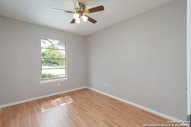 $1,325 | 435 West Bedford Avenue, San Antonio, TX 78226