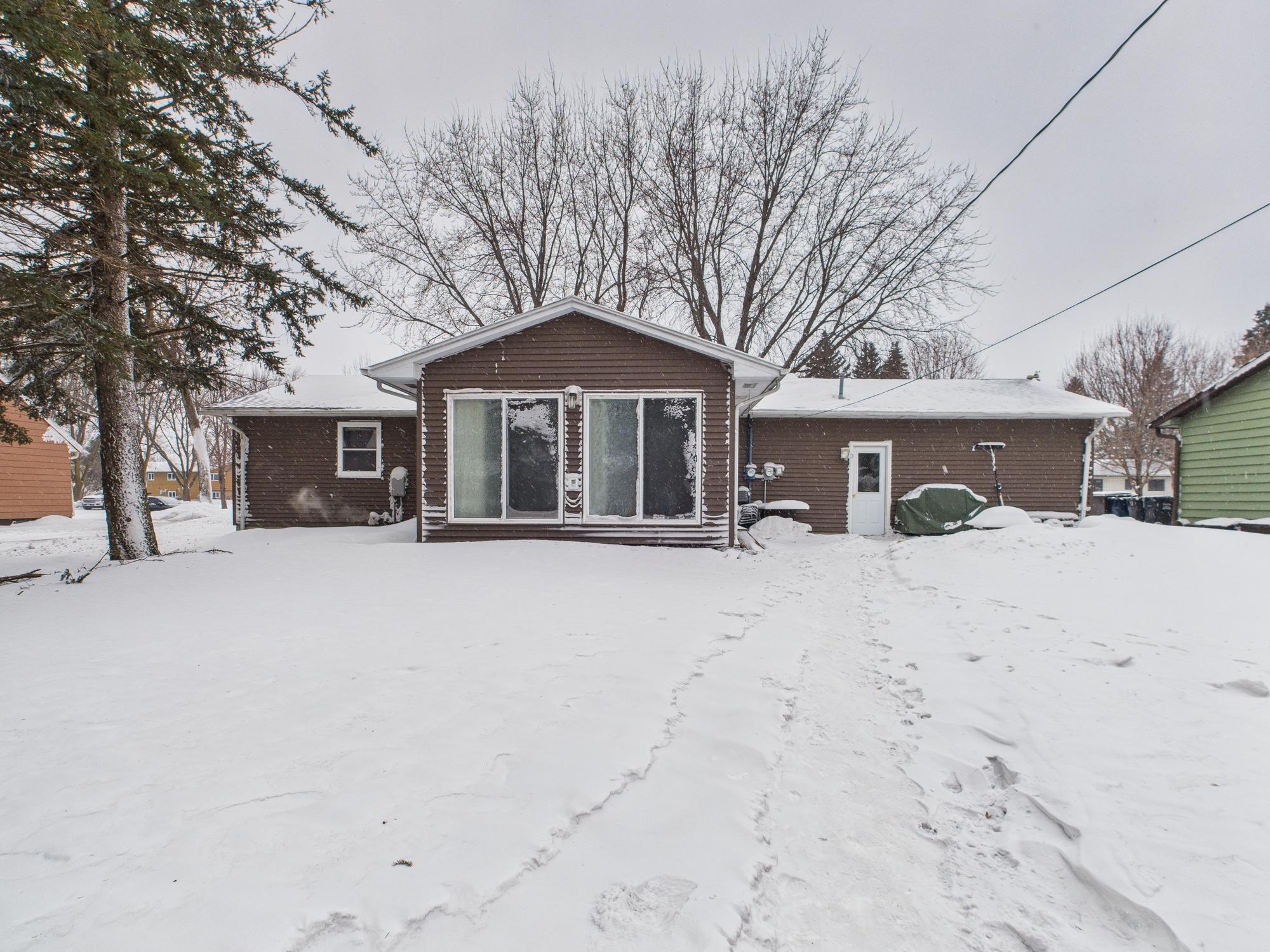 1118 Park Lane Morris, MN 56267 - Photo 2 of 28