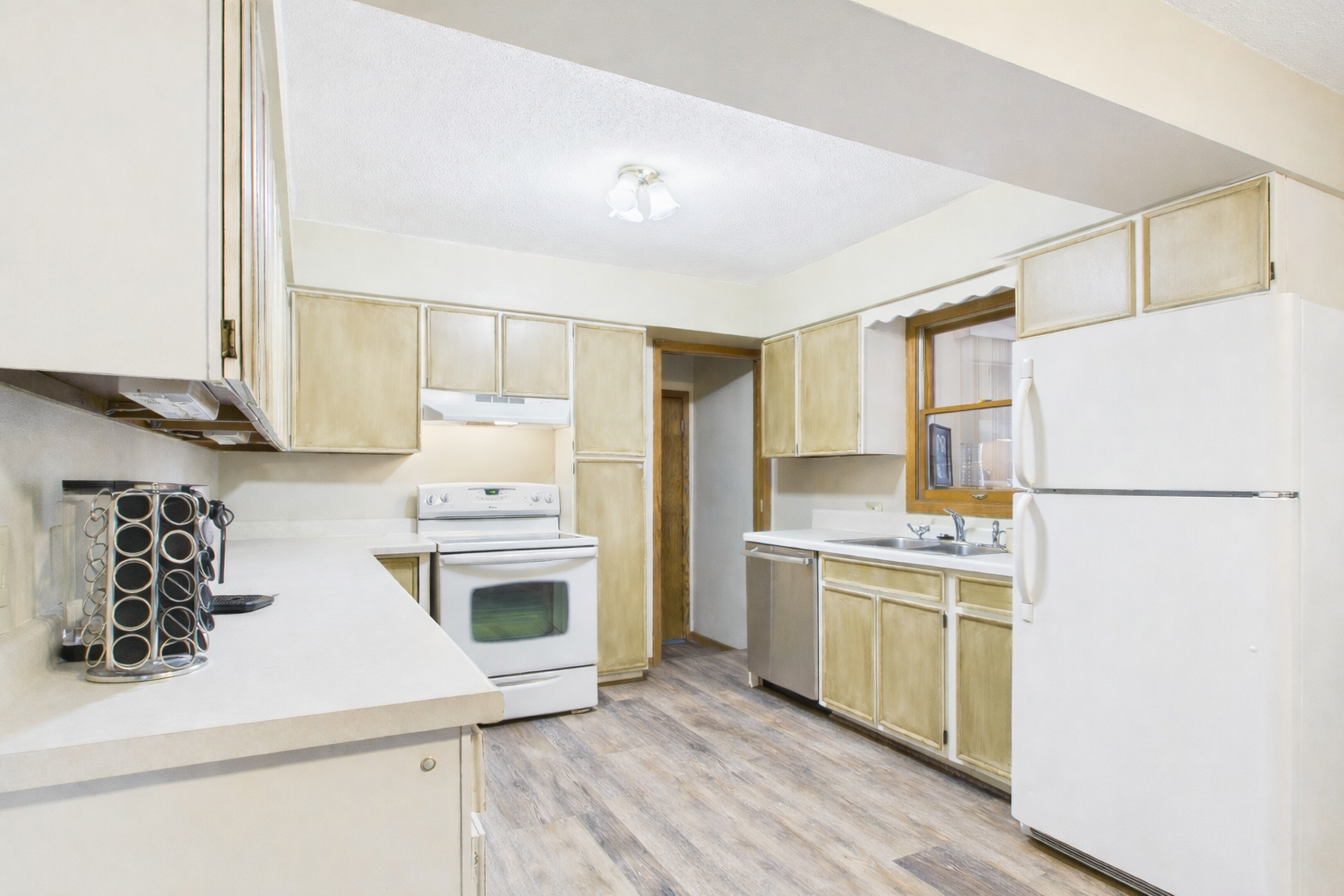 1118 Park Lane Morris, MN 56267 - Photo 4 of 28