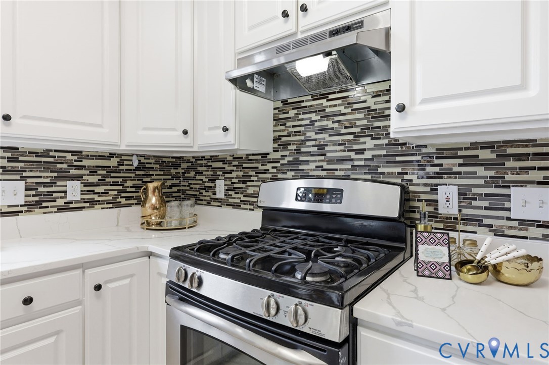 4180 Innesbrook Road Glen Allen, VA 23060 - Photo 21 of 54 Kitchen featuring a stainless steel range with a g