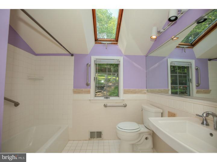 1011 Ridley Creek Road Media, PA 19063 - Photo 14 of 21 Bathroom