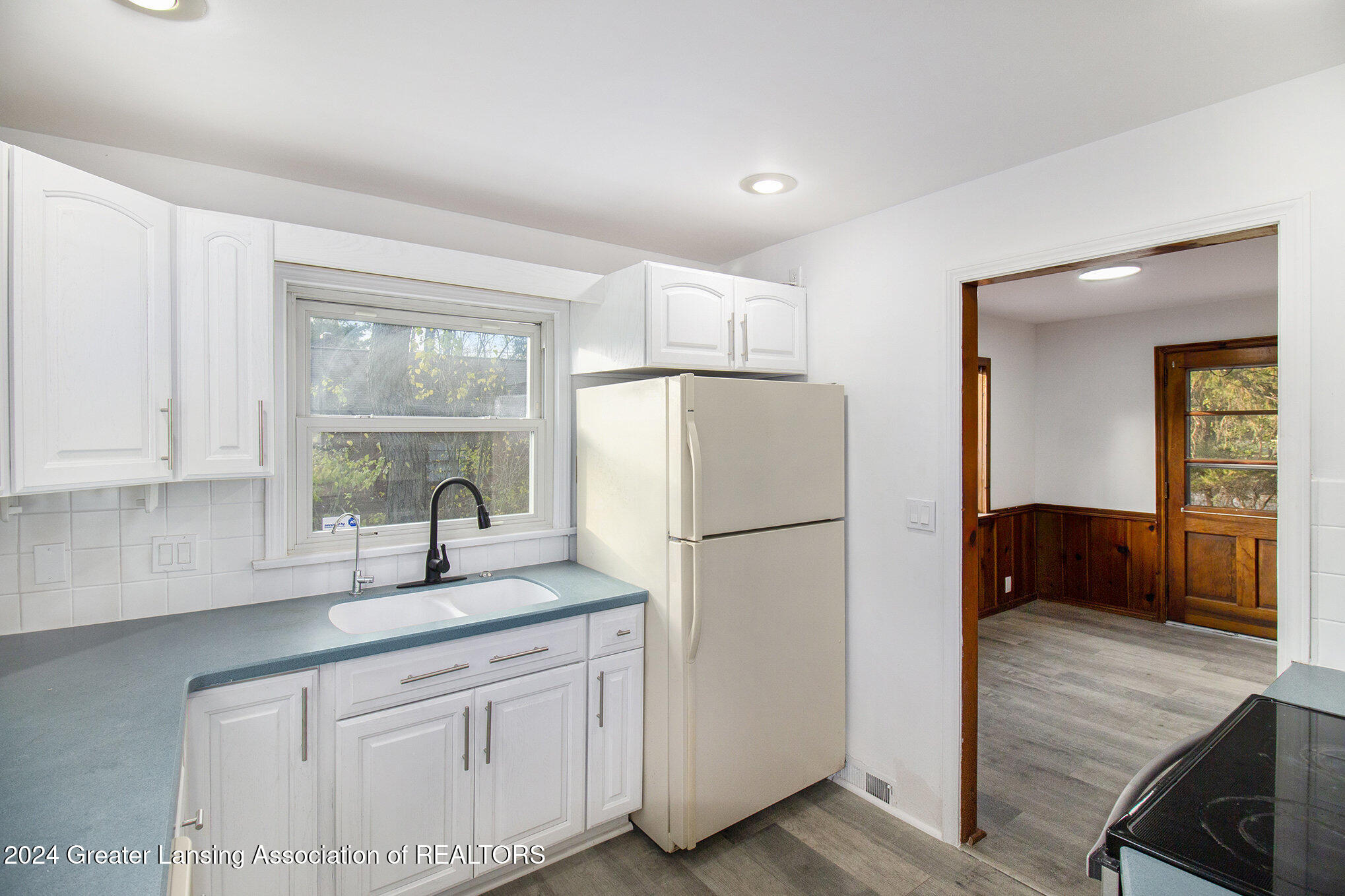 2455 Mt Hope Road Okemos, MI 48864 - Photo 10 of 31 010_img_1181_228