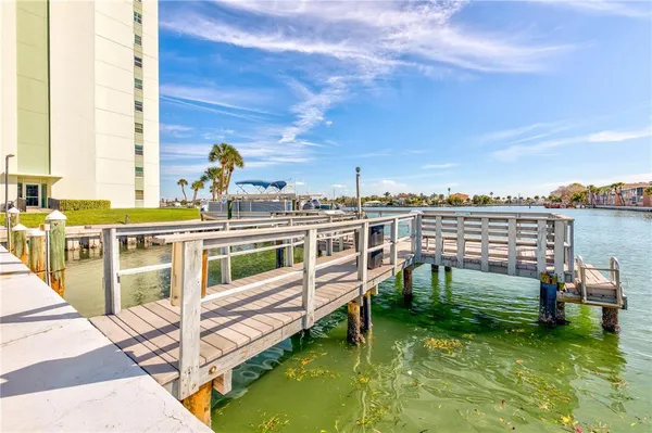 $2,650 | 400 64th Avenue, Unit 901, St. Pete Beach, FL 33706