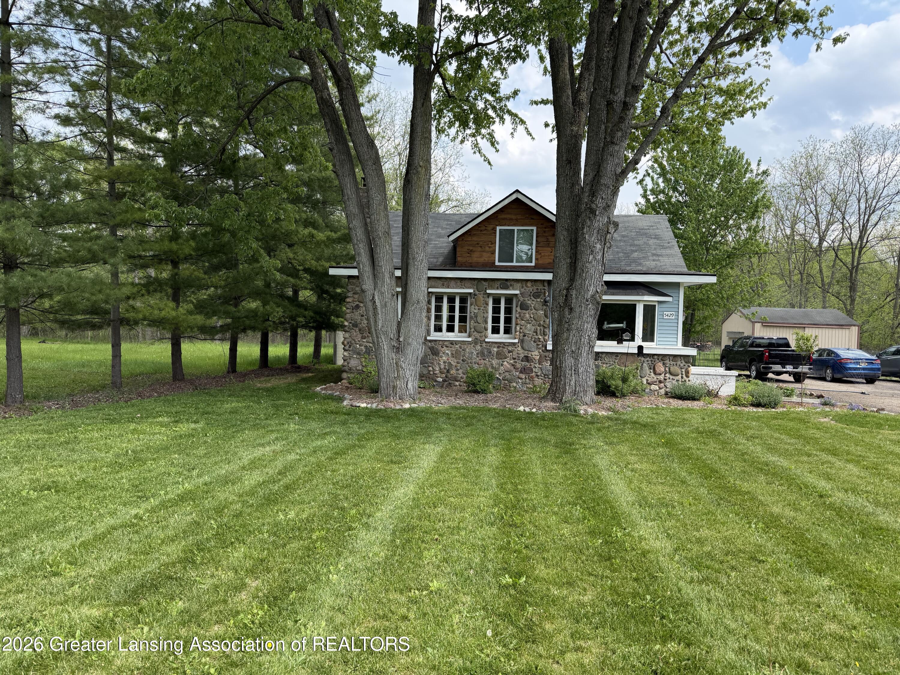 5429 South Waverly Road Lansing, MI 48911 - Photo 2 of 39 IMG_2777 copy