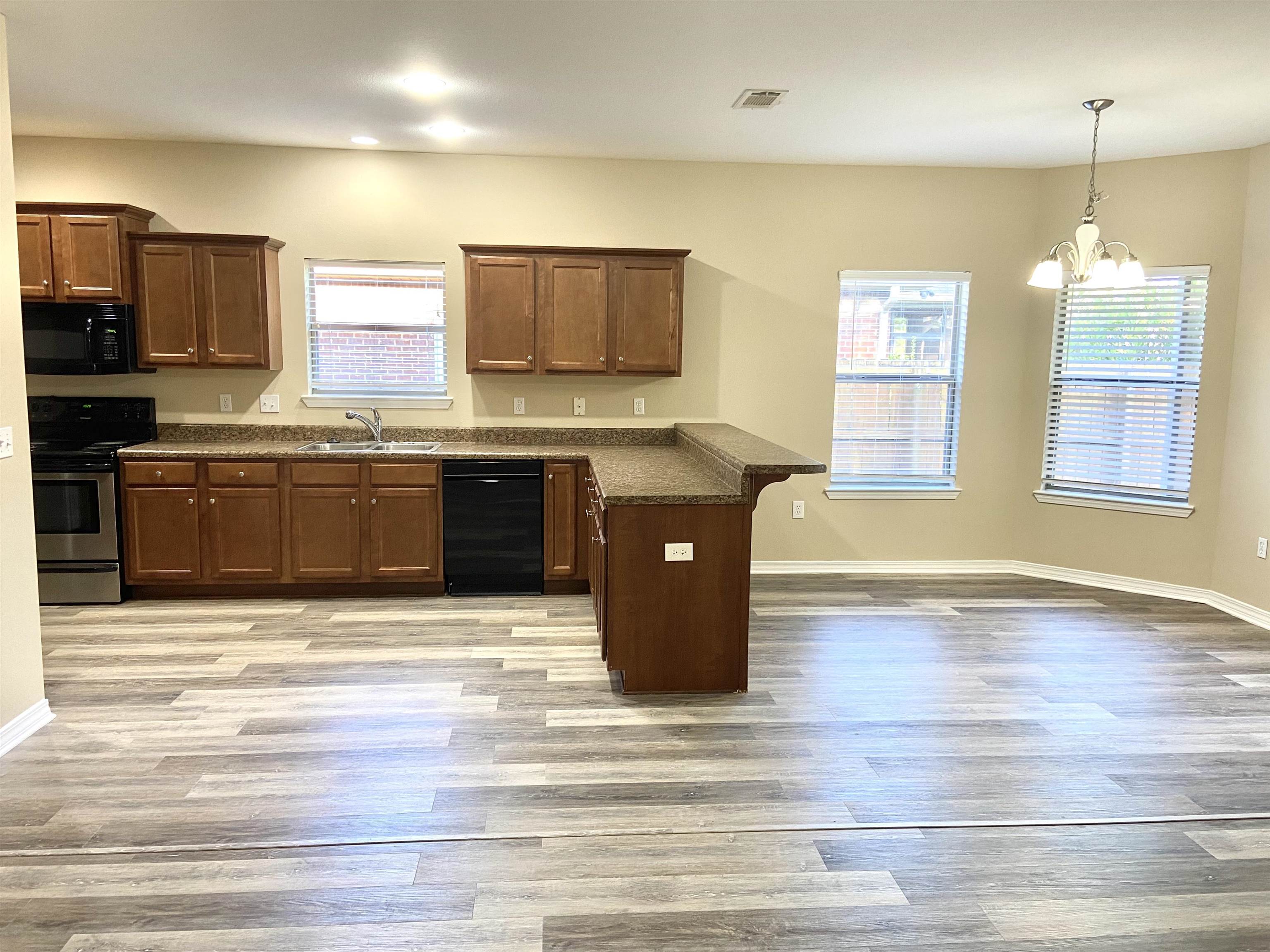 1703 Abbey Loop Foley, AL 36535 - Photo 5 of 16