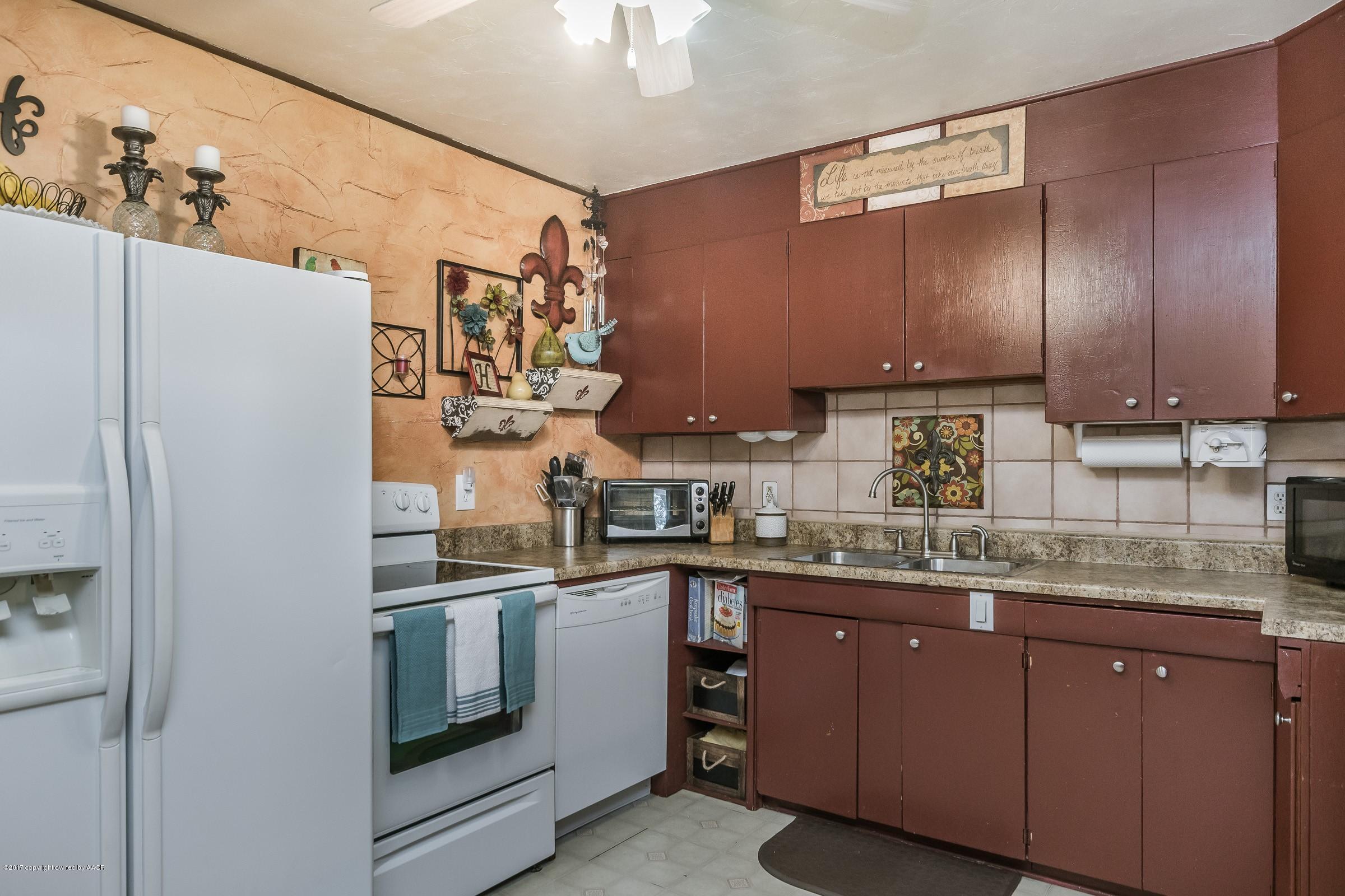4227 Gables Street Amarillo, TX 79110 - Photo 7 of 17 006_Kitchen_-2
