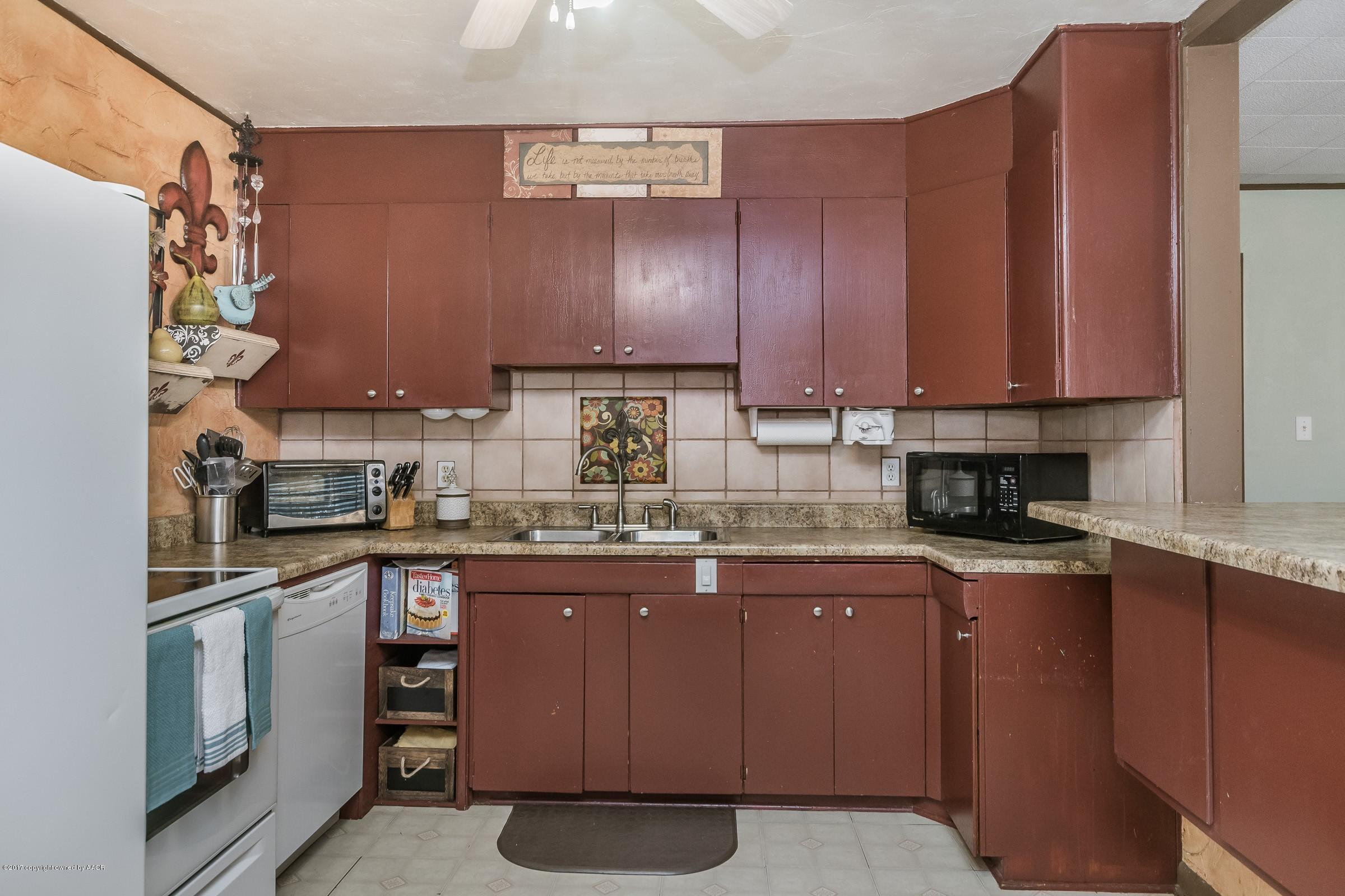 4227 Gables Street Amarillo, TX 79110 - Photo 9 of 17 008_Kitchen_-4
