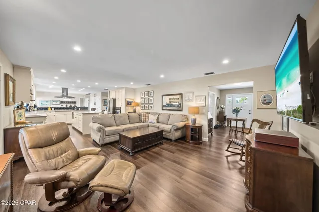 $750,000 | 138 Queens Circle, Panama City, FL 32405