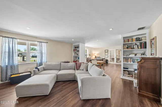 $750,000 | 138 Queens Circle, Panama City, FL 32405