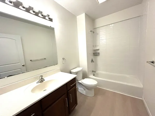 $1,150,000 | 157 Beale Street, Unit 6, Quincy, MA 02170