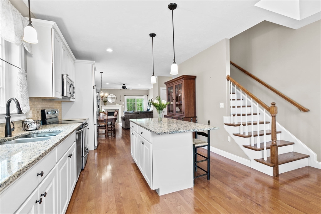 40 Beaver Pond Road, Unit 40 Milford, MA 01757 - Photo 3 of 32 Gallery Image 3