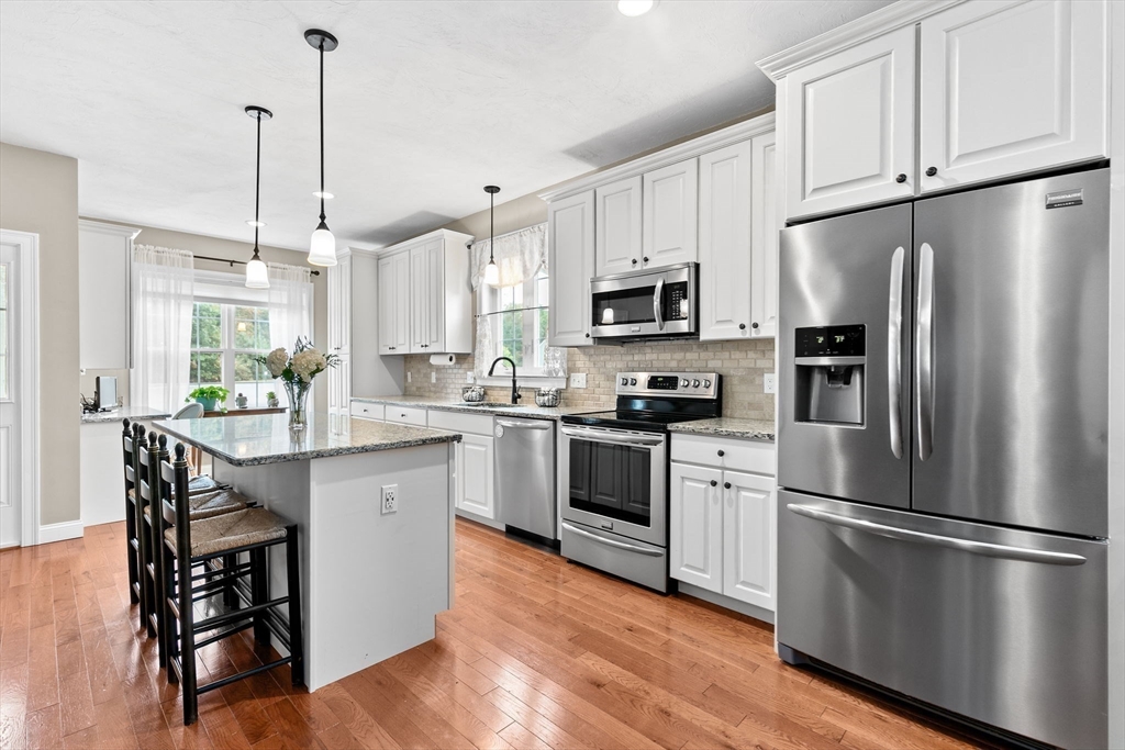 40 Beaver Pond Road, Unit 40 Milford, MA 01757 - Photo 5 of 32 Gallery Image 5