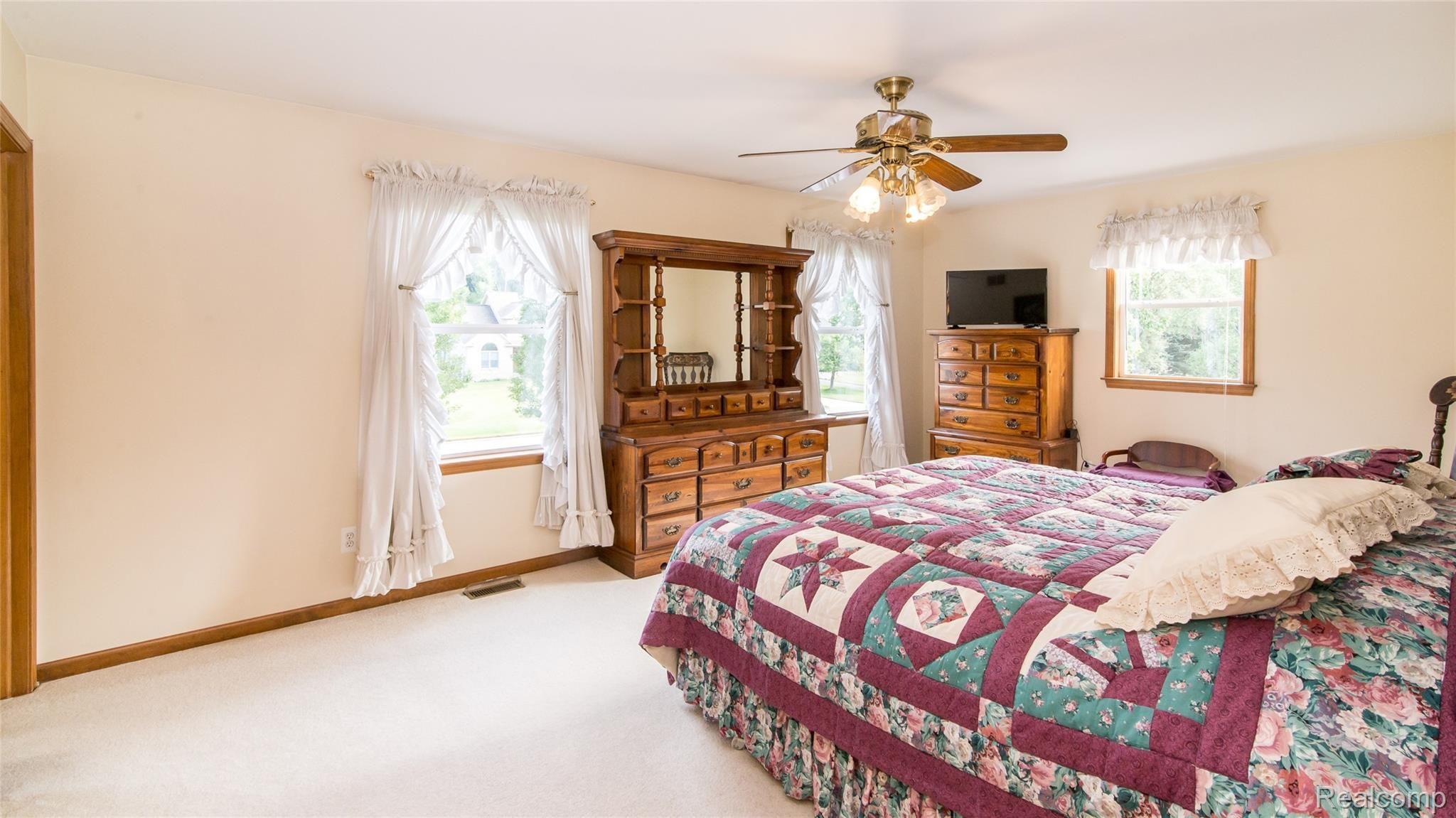 8918 Buchanan Road Brighton, MI 48116 - Photo 25 of 30 032_44.jpg