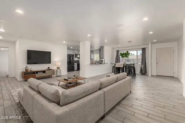 $675,000 | 136 East Palmcroft Drive, Tempe, AZ 85282